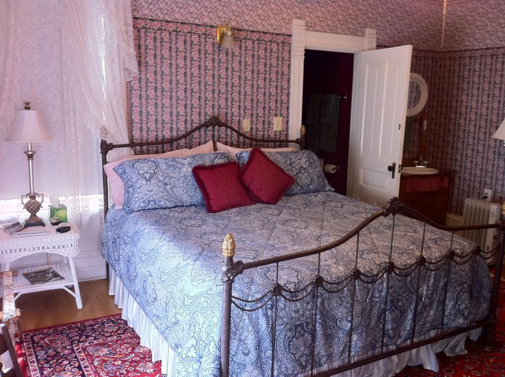 كارثج Grand Avenue Bed And Breakfast الغرفة الصورة